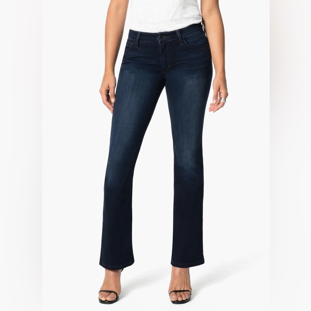 Joe’s Jeans Mid-Rise Petite Bootcut Size 29